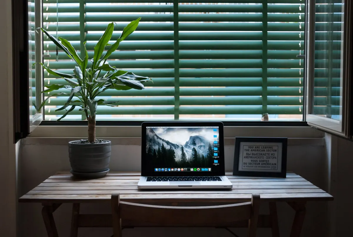 How to Set Up a Home Office in a Spare Bedroom Under 100 Square Feet